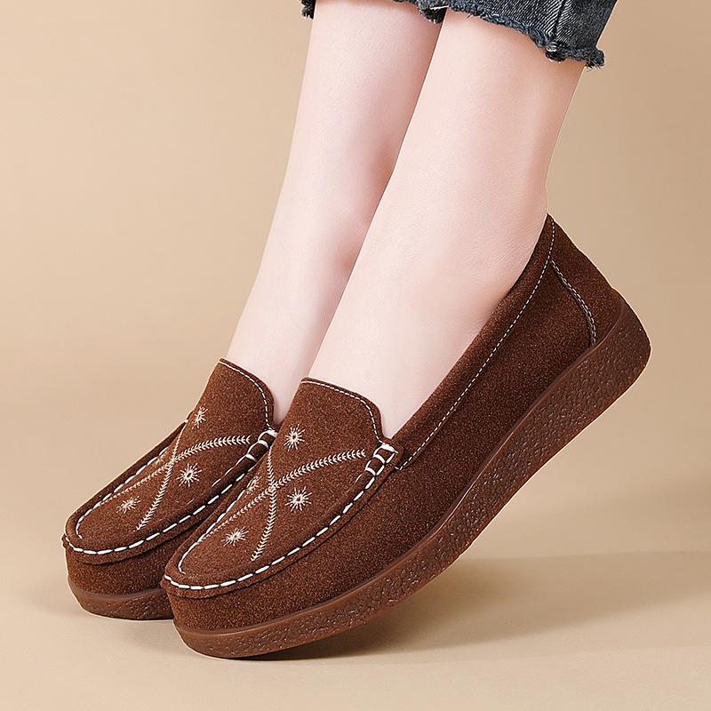 Spring embroidery round head one pedal soft bottom shallow mouth fashionable female style flat bottom casual single 41 темно-рудий
Spring embroidery round head one pedal soft bottom shallow mouth fashionable female style flat bottom casual single 41 темно-рудий