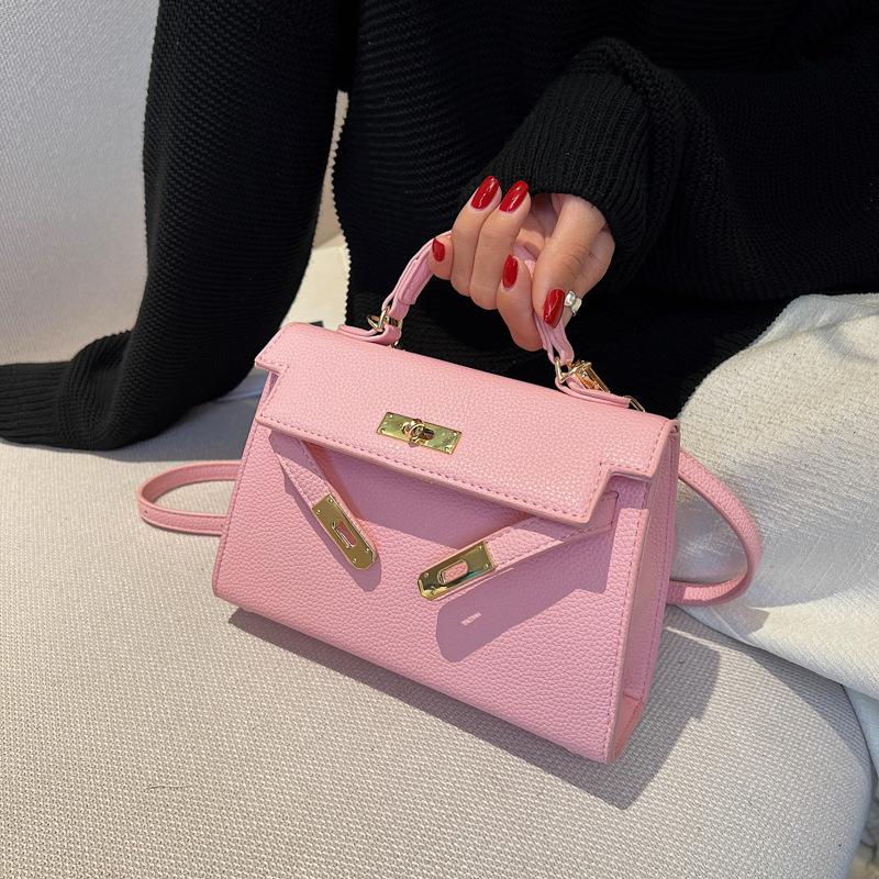 2023 Новая модная текстурная однотонная сумка Kelly на одно плечо через плечо Kelly Bag
2023 Новая модная текстурная однотонная сумка Kelly на одно плечо через плечо Kelly Bag