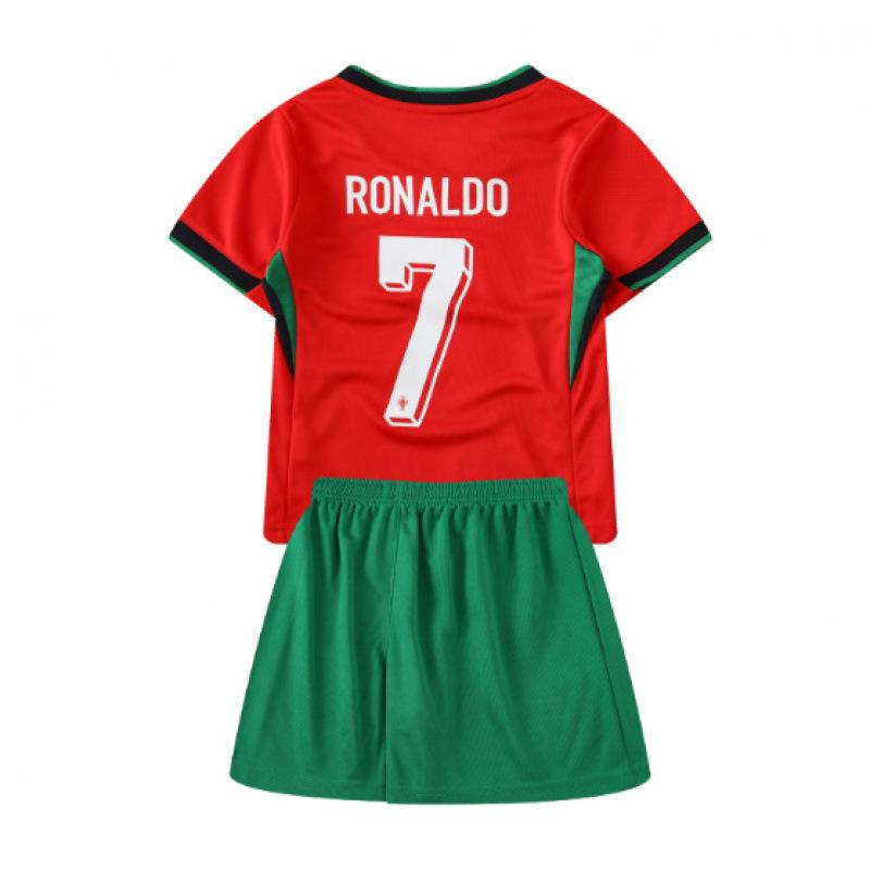 2 Real Madrid Riyadro jersey 252 Barcelona Manchester City C Ronaldo children s football jersey set jersey Size 14 (85-95)
2 Real Madrid Riyadro jersey 252 Barcelona Manchester City C Ronaldo children s football jersey set jersey Size 14 (85-95)