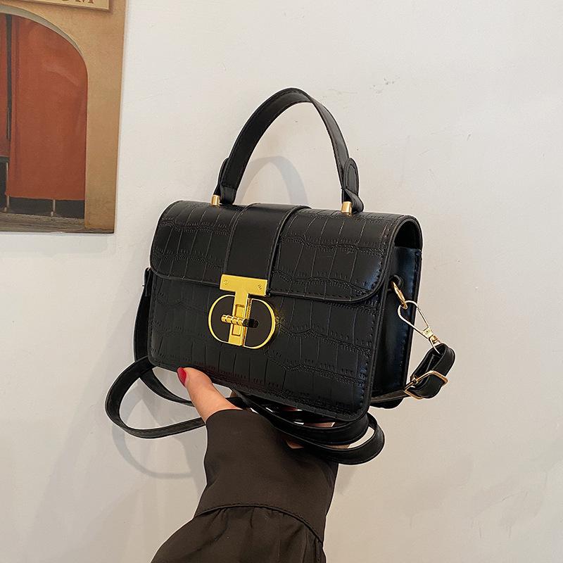 Стильная и простая женская сумка 2024 года, новая маленькая квадратная сумка для переноски вручную, популярная в этом году сумка-мессенджер с крокодиловым узором чёрный