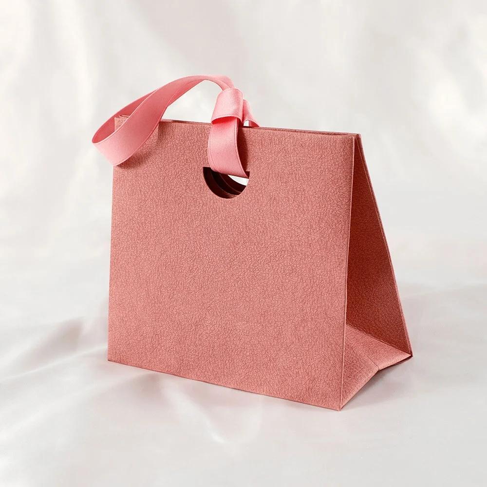 High End Jewelery Packaging With Ribbon Paper Gift Wrapping Bag Eadphones Lipstick Storage Wedding Party Gift Tote Handbag Other розовый
High End Jewelery Packaging With Ribbon Paper Gift Wrapping Bag Eadphones Lipstick Storage Wedding Party Gift Tote Handbag Other розовый