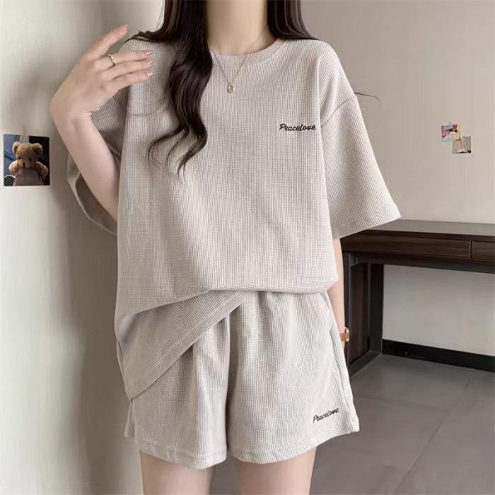 Sports Shorts Short-sleeved T-shirt Two-piece Suit Women s Summer Clothes All-match Loose and Thin Casual Fashion Suit S абрикосовий
Sports Shorts Short-sleeved T-shirt Two-piece Suit Women s Summer Clothes All-match Loose and Thin Casual Fashion Suit S абрикосовий