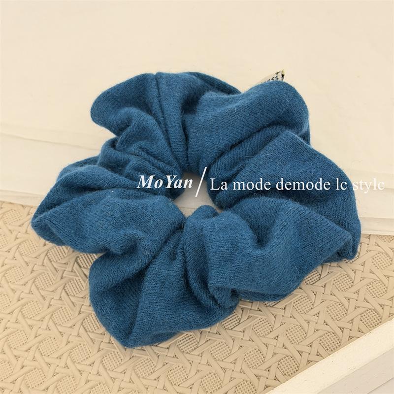 High-end Style Hair Tie for The Back of The Head, Elegant Ponytail with Decorative Hair Rope At The Top. peacock синього кольору
High-end Style Hair Tie for The Back of The Head, Elegant Ponytail with Decorative Hair Rope At The Top. peacock синього кольору