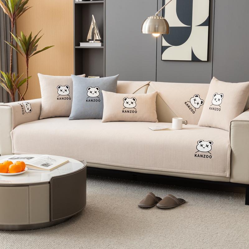 Подушка для дивана с вышитым рисунком на все времена года, нескользящая подушка для сиденья и чехол для спинки, простой современный чехол для дивана из серой шенилловой ткани 70*70cm
Подушка для дивана с вышитым рисунком на все времена года, нескользящая подушка для сиденья и чехол для спинки, простой современный чехол для дивана из серой шенилловой ткани 70*70cm