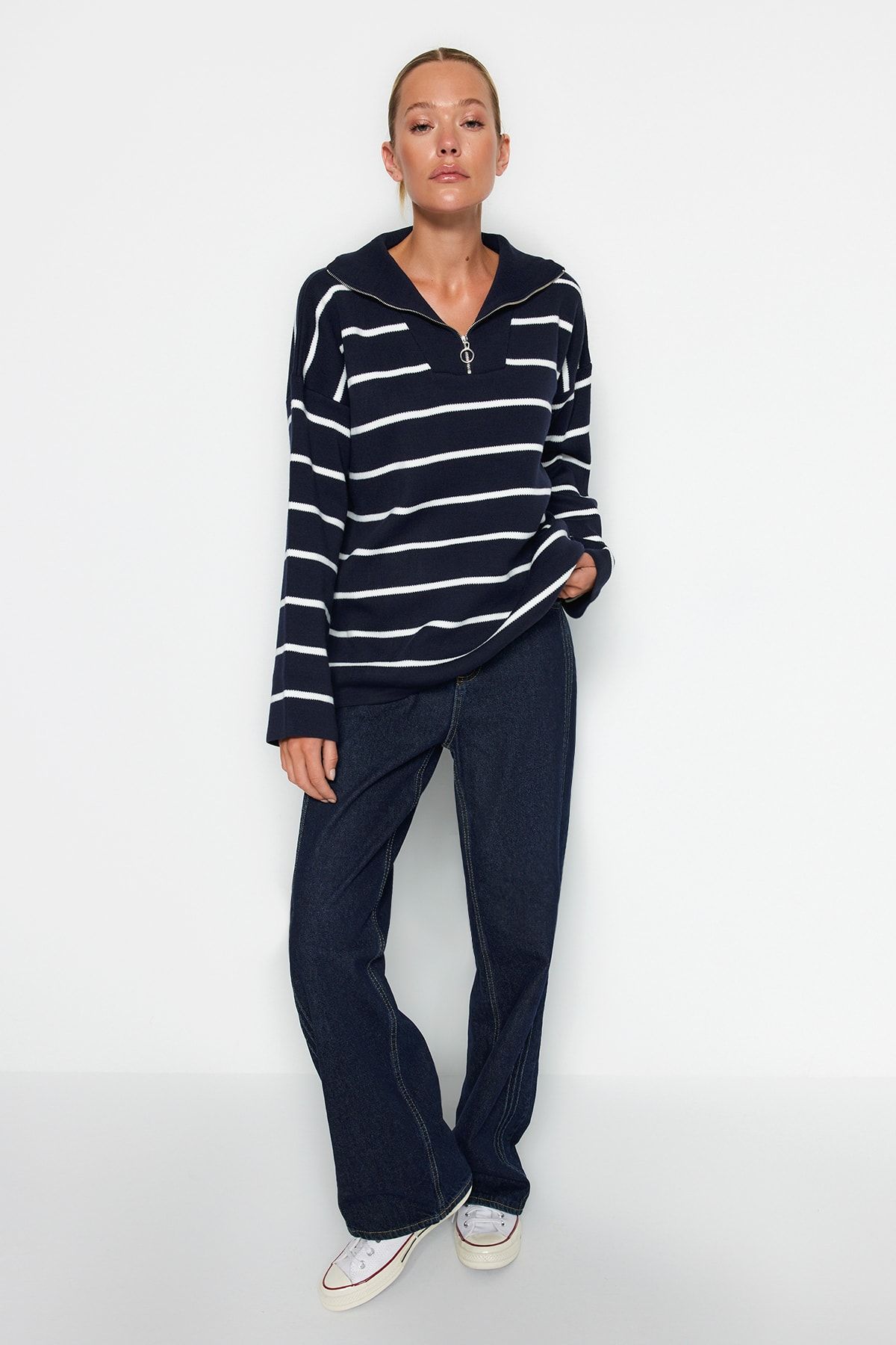 Women s Fashionable Stylish Sweater Navy Blue Wide Fit Zippered Striped Knitwear Sweater S
Women s Fashionable Stylish Sweater Navy Blue Wide Fit Zippered Striped Knitwear Sweater S