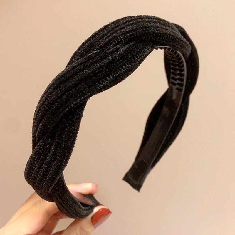 Fashion Women s And Girls Soft Braided Fleece Fabric Headbands Toothed Hair Hoops for Ladies Hair Accessory
Fashion Women s And Girls Soft Braided Fleece Fabric Headbands Toothed Hair Hoops for Ladies Hair Accessory