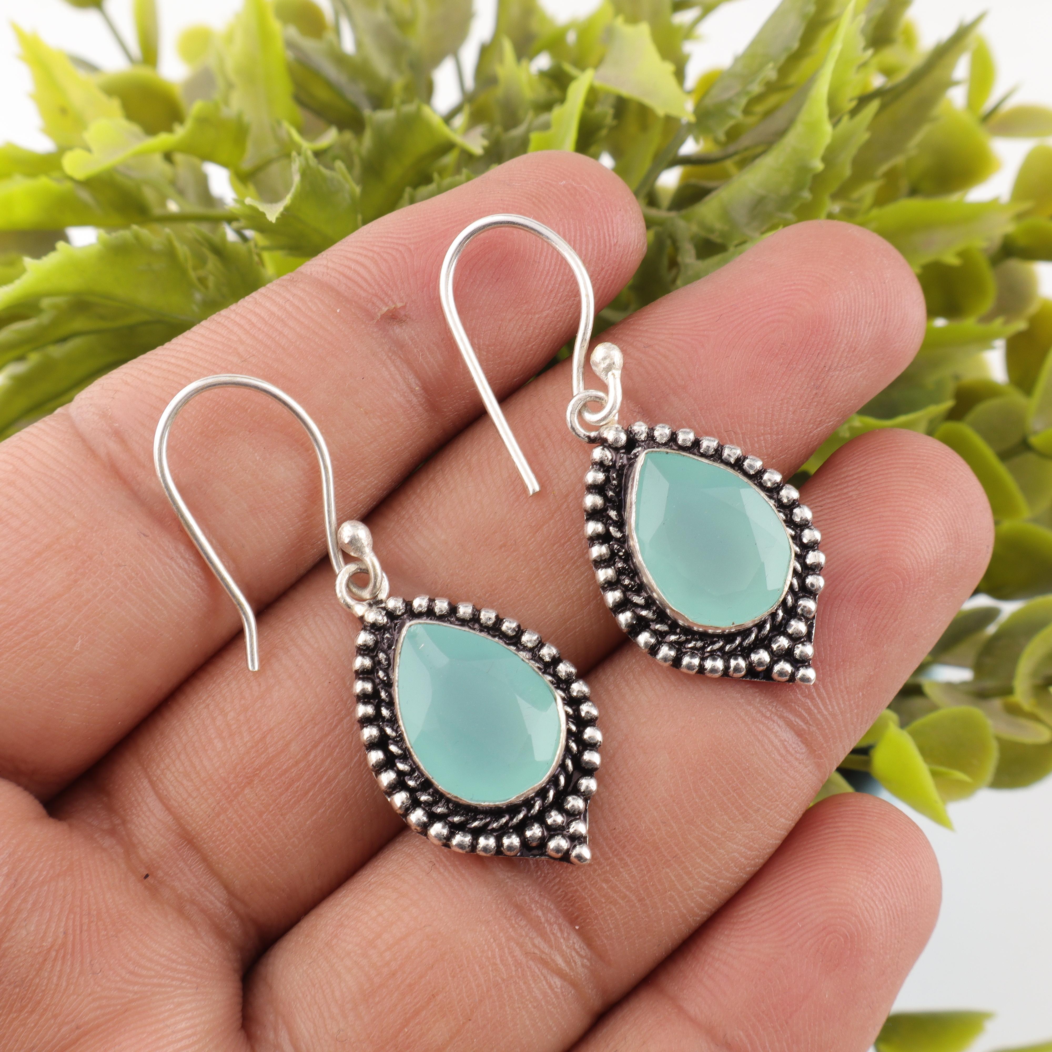 Украшения ручной работы из драгоценных камней Aqua Chalcedony, серьги из стерлингового серебра 925 пробы, уникальные дизайнерские украшения для женщин 1.6 Inches синий
Украшения ручной работы из драгоценных камней Aqua Chalcedony, серьги из стерлингового серебра 925 пробы, уникальные дизайнерские украшения для женщин 1.6 Inches синий