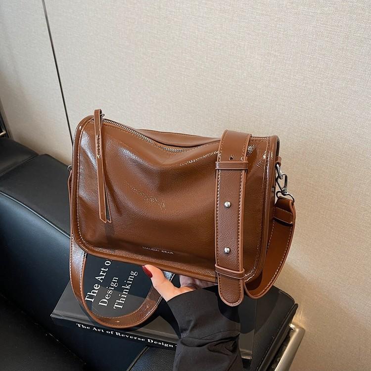 New fashion portable small square bag, high-end texture casual shoulder bag, messenger bag, women чёрный
New fashion portable small square bag, high-end texture casual shoulder bag, messenger bag, women чёрный