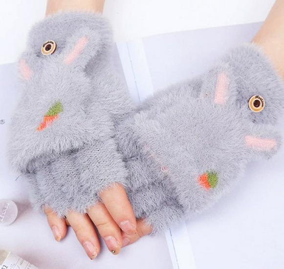 Carrot Plush Gloves - Cute, Soft, Korean-Style Flip-Top Half-Finger Gloves for Women & Students, Perfect for Autumn/Winter Cycling.
Carrot Plush Gloves - Cute, Soft, Korean-Style Flip-Top Half-Finger Gloves for Women & Students, Perfect for Autumn/Winter Cycling.