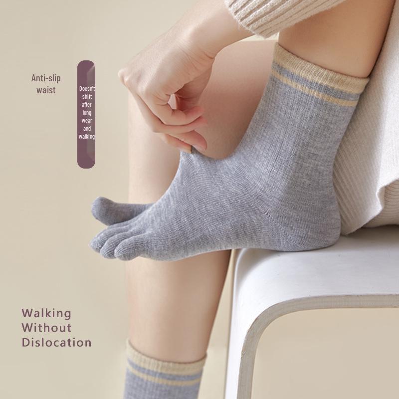 Women s Mid-Calf Cotton Five-Toe Socks - Breathable, Sweat-Absorbent, Versatile Sports Heeled Split-Toe Design. One Size
Women s Mid-Calf Cotton Five-Toe Socks - Breathable, Sweat-Absorbent, Versatile Sports Heeled Split-Toe Design. One Size