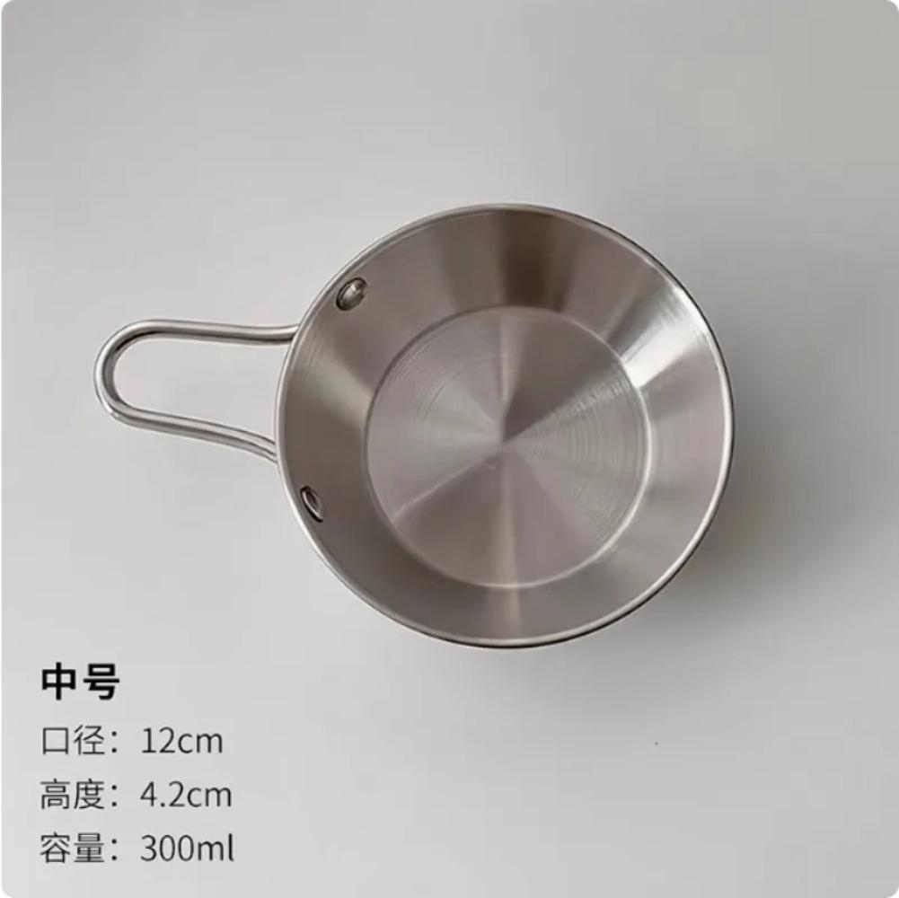 Household Food Sauce Bowls Ice Cream Dessert Tableware Kitchen Stainless Steel Bowl Korean Round Rice Wine Bowl with Handle
Household Food Sauce Bowls Ice Cream Dessert Tableware Kitchen Stainless Steel Bowl Korean Round Rice Wine Bowl with Handle