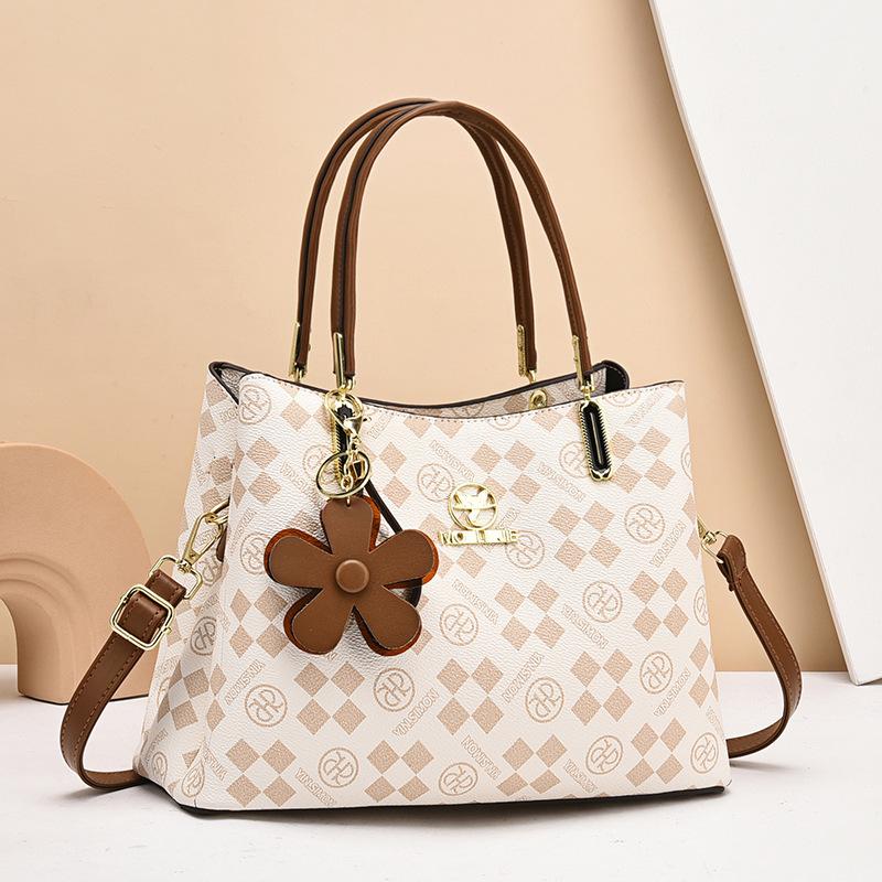 Crossbody bag women s versatile 2025 new trendy large-capacity handbag single shoulder fashion women s bag women s bag
Crossbody bag women s versatile 2025 new trendy large-capacity handbag single shoulder fashion women s bag women s bag