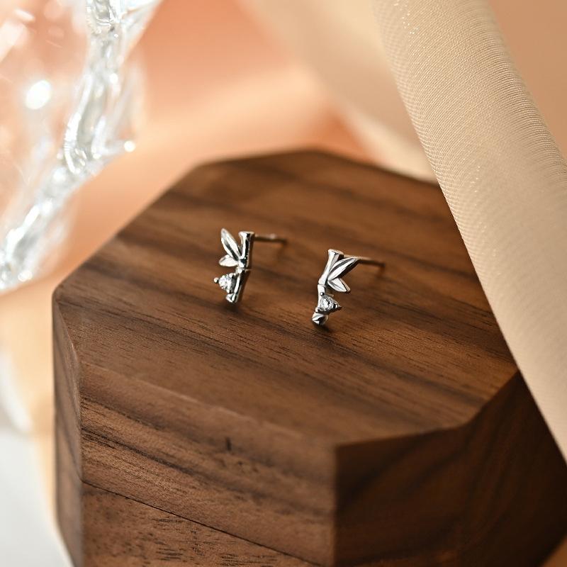 Bamboo Leaf Earrings Chinese Style Light Luxury High-end Feeling High-end Ears Niche Design Sense for Women
Bamboo Leaf Earrings Chinese Style Light Luxury High-end Feeling High-end Ears Niche Design Sense for Women