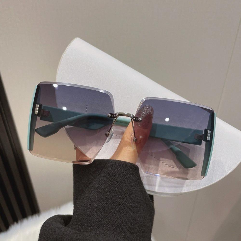Korean Sunglasses for Women UV400 Anti Radiation Glasses Aesthetic Sunglass Shades for Women
Korean Sunglasses for Women UV400 Anti Radiation Glasses Aesthetic Sunglass Shades for Women