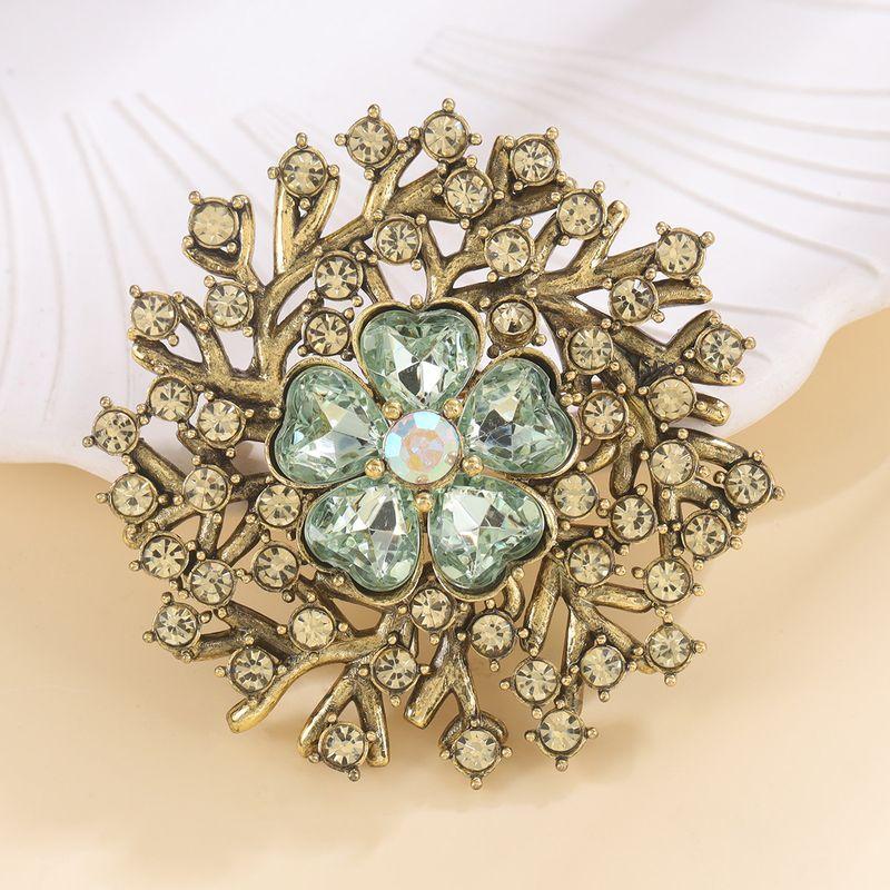 European and American Personalized High Profile Fashion Retro Gorgeous Colorful Crystal Glass Brooch Corsage Women s Overcoat Clothes Accessories Light green
European and American Personalized High Profile Fashion Retro Gorgeous Colorful Crystal Glass Brooch Corsage Women s Overcoat Clothes Accessories Light green