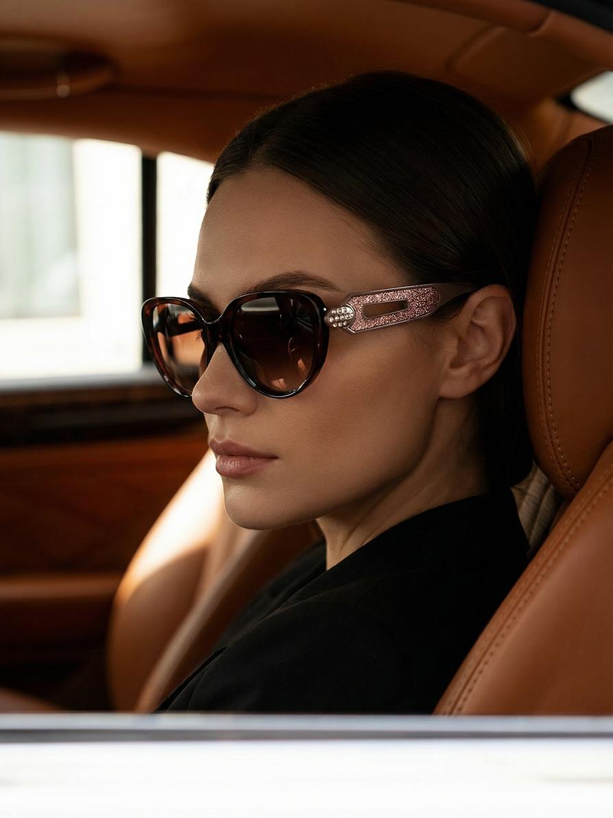 Women s full-rim plastic cat-eye glasses with hollow temples, retro, elegant, and fashionable, suitable for daily commuting, out оранжевый
Women s full-rim plastic cat-eye glasses with hollow temples, retro, elegant, and fashionable, suitable for daily commuting, out оранжевый