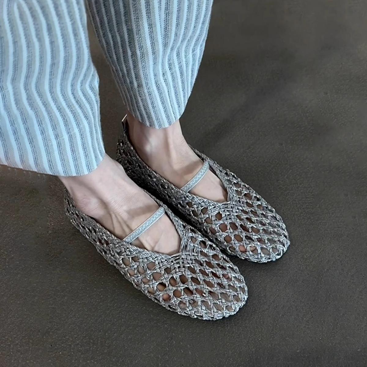 Sheepskin version~ woven hollow and breathable niche flat-soled sandals women s shallow mouth one-word with round head single shoes 40
Sheepskin version~ woven hollow and breathable niche flat-soled sandals women s shallow mouth one-word with round head single shoes 40