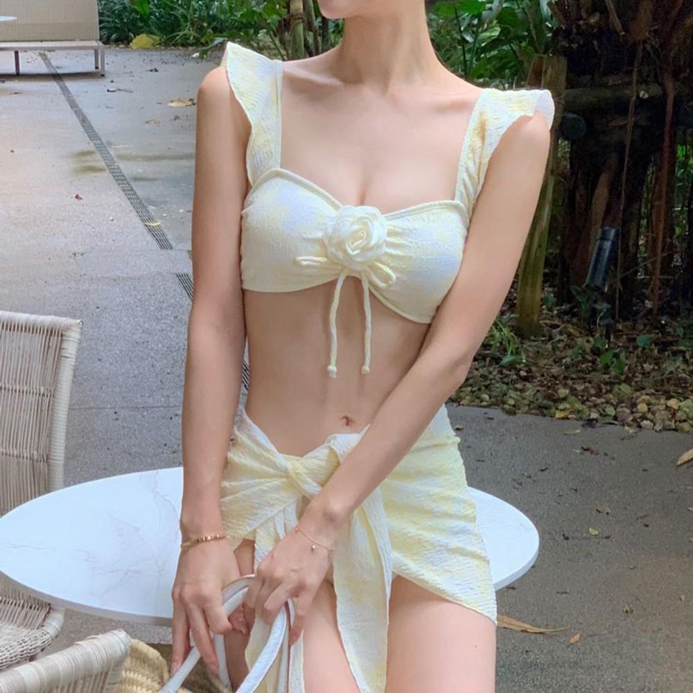Korean-Inspired Three-Piece Swimsuit Set: Slimming Bikini with Belly Coverage, Ideal for Hot Springs and Vacations M як показано кольору
Korean-Inspired Three-Piece Swimsuit Set: Slimming Bikini with Belly Coverage, Ideal for Hot Springs and Vacations M як показано кольору