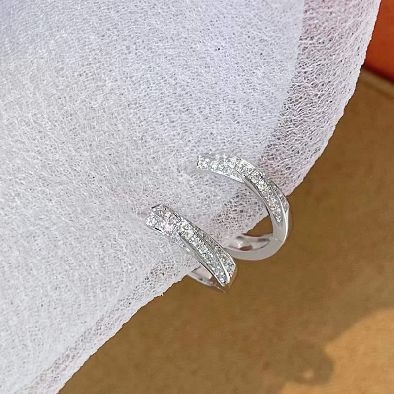 Gold-Plated S925 Sterling Silver Ear Cuffs with Round Diamond - Versatile Daily Wear Earrings for Women 925 Silver
Gold-Plated S925 Sterling Silver Ear Cuffs with Round Diamond - Versatile Daily Wear Earrings for Women 925 Silver