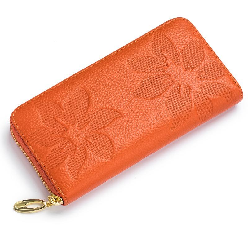 The first layer of cowhide women s wallet, a long handbag, and a genuine leather women s wallet for Guangzhou direct sales.
The first layer of cowhide women s wallet, a long handbag, and a genuine leather women s wallet for Guangzhou direct sales.