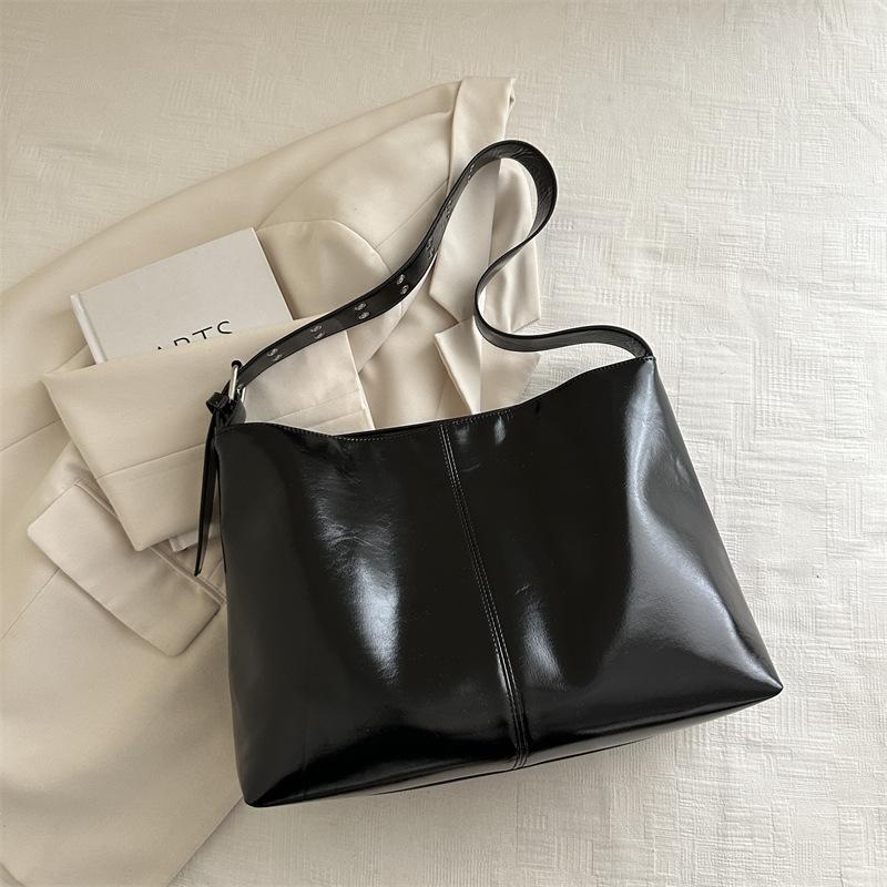 Large capacity underarm bag New tote bag Women s sweet messenger bag Fashion shoulder bag Handbag
Large capacity underarm bag New tote bag Women s sweet messenger bag Fashion shoulder bag Handbag