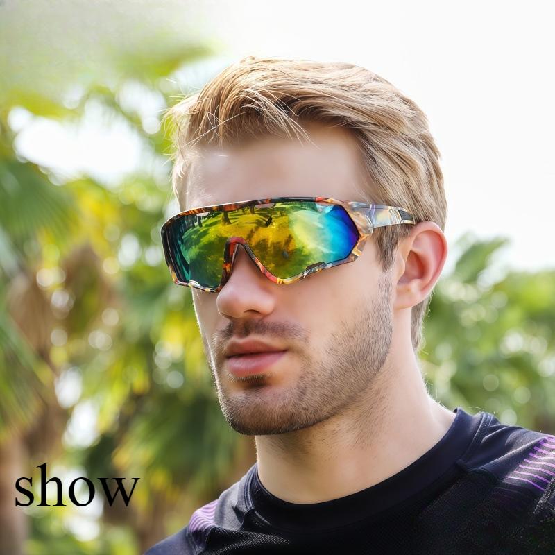 New colorful bicycle riding glasses women s sunglasses European and American outdoor sports sunglasses men s average size
New colorful bicycle riding glasses women s sunglasses European and American outdoor sports sunglasses men s average size
