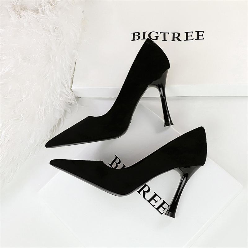 Fashion Suede Black Women Simple Pumps Wine Glasses High Heels Shallow Mouth Pointed Toe Office Comfort Single Shoes 34(Foot22cm)
Fashion Suede Black Women Simple Pumps Wine Glasses High Heels Shallow Mouth Pointed Toe Office Comfort Single Shoes 34(Foot22cm)