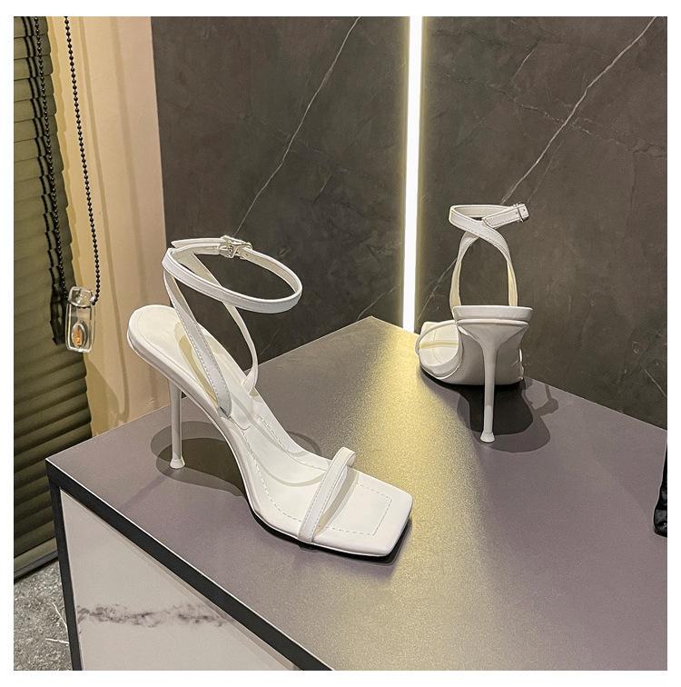 In the summer of 2025, the new square head niche one-word strap sandals high heels women s thin heels black suede open-toed versatile 39 білий
In the summer of 2025, the new square head niche one-word strap sandals high heels women s thin heels black suede open-toed versatile 39 білий