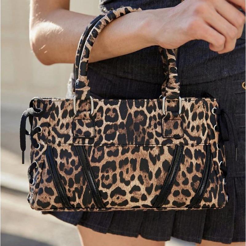 Leopard Print Bag Woman New Fashion Senior Sense Foreign Style Single Shoulder Underarm Package Niche Design Crossbody Bags 2025 темного кольору хакі
Leopard Print Bag Woman New Fashion Senior Sense Foreign Style Single Shoulder Underarm Package Niche Design Crossbody Bags 2025 темного кольору хакі