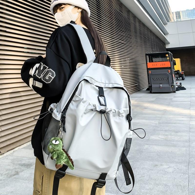 New lightweight waterproof men s and women s backpacks trendy large capacity backpacks for junior high and high school students and college students 30*18*42
New lightweight waterproof men s and women s backpacks trendy large capacity backpacks for junior high and high school students and college students 30*18*42