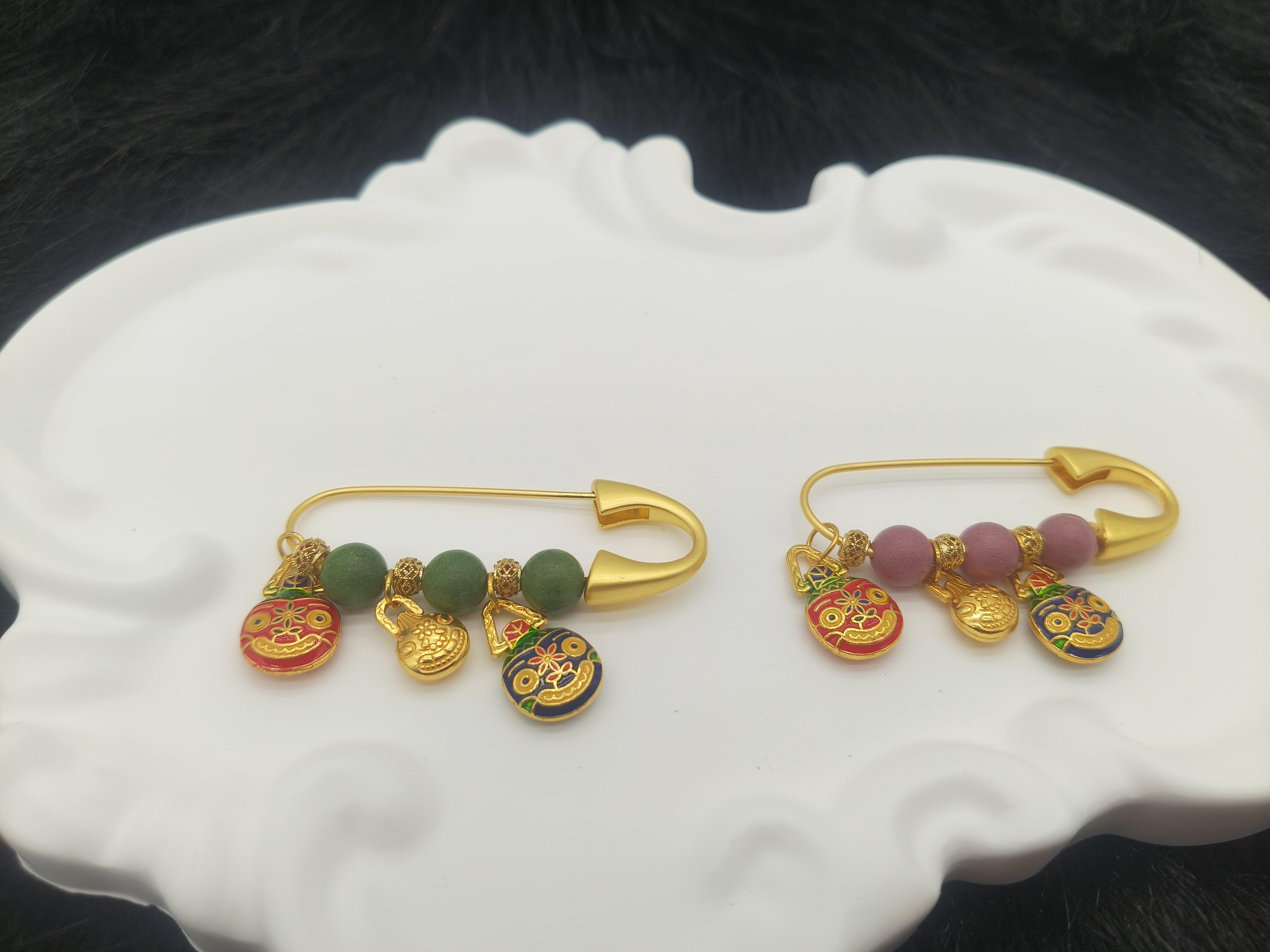 Pink-Green Fortune Gourd Zen Calm Incense Brooch
Pink-Green Fortune Gourd Zen Calm Incense Brooch