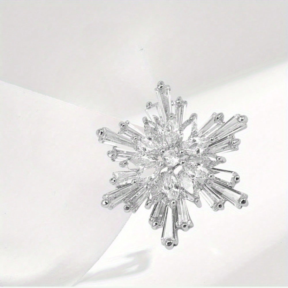 Snowflake Crystal Brooch, Silver-Tone Geometric Luxury Pin for Formal Party & Gift золотой
Snowflake Crystal Brooch, Silver-Tone Geometric Luxury Pin for Formal Party & Gift золотой