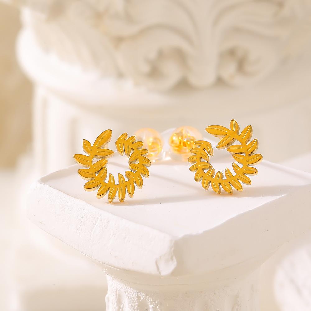 Hepburn Wheat Ear & Leaf Earrings: Retro Titanium Steel with 18k Gold Plating – Versatile, High-End Design for Women
Hepburn Wheat Ear & Leaf Earrings: Retro Titanium Steel with 18k Gold Plating – Versatile, High-End Design for Women