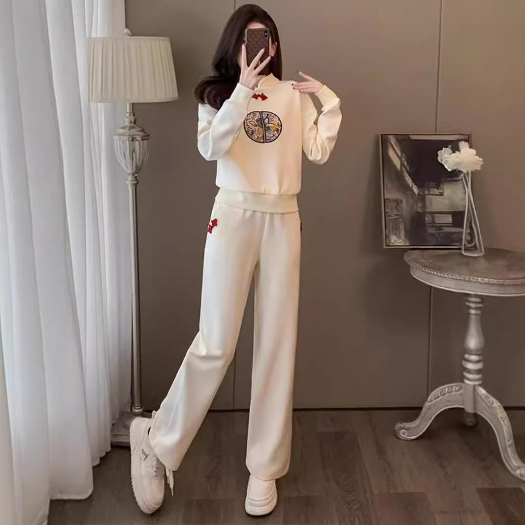 Early Autumn Outfit Suit for Women Apricot Color Fashionable High-end Chinese Casual Sports Sweatshirt Wide-leg Pants Two-piece Set M
Early Autumn Outfit Suit for Women Apricot Color Fashionable High-end Chinese Casual Sports Sweatshirt Wide-leg Pants Two-piece Set M