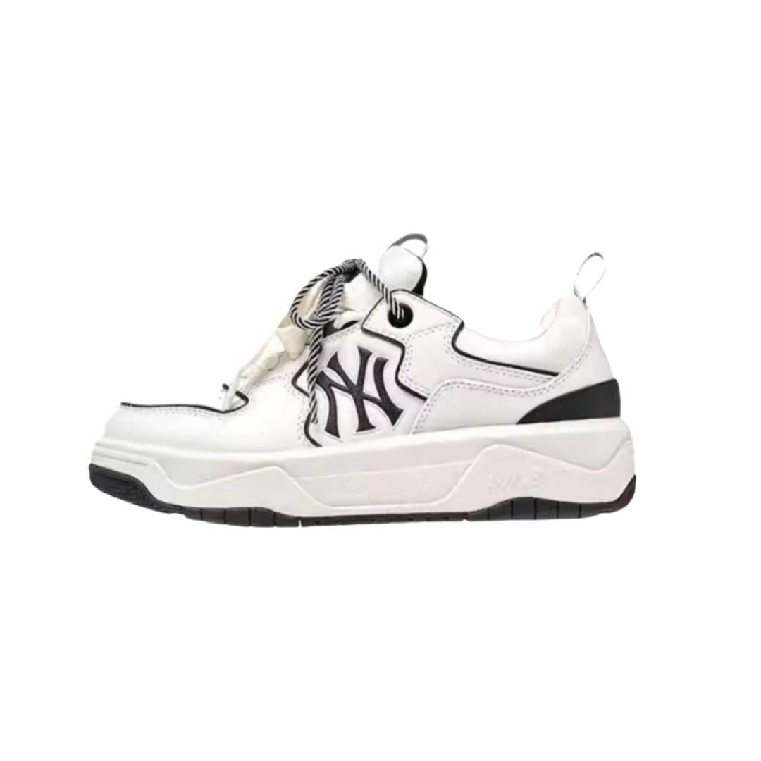 MLB New York Yankees Synthetic Leather Slip Resistant Abrasion Resistant Low top Skateboard Shoes Unisex White Black 3ASXM096N-50WHS 43
MLB New York Yankees Synthetic Leather Slip Resistant Abrasion Resistant Low top Skateboard Shoes Unisex White Black 3ASXM096N-50WHS 43