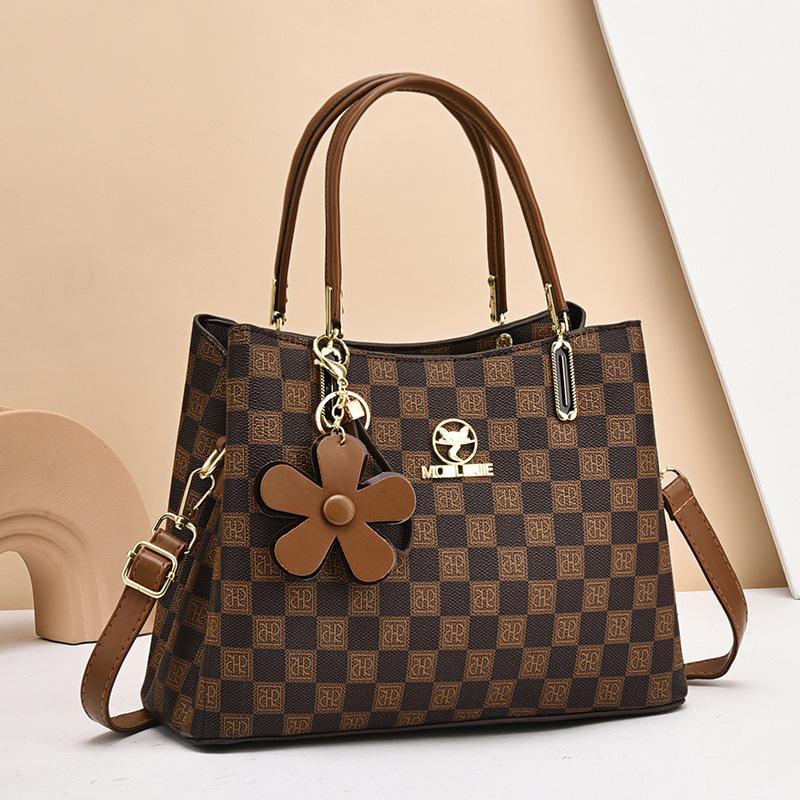 Bag Women s messenger bag Versatile new temperament One shoulder fashion large capacity handbag Trendy women s bag
Bag Women s messenger bag Versatile new temperament One shoulder fashion large capacity handbag Trendy women s bag