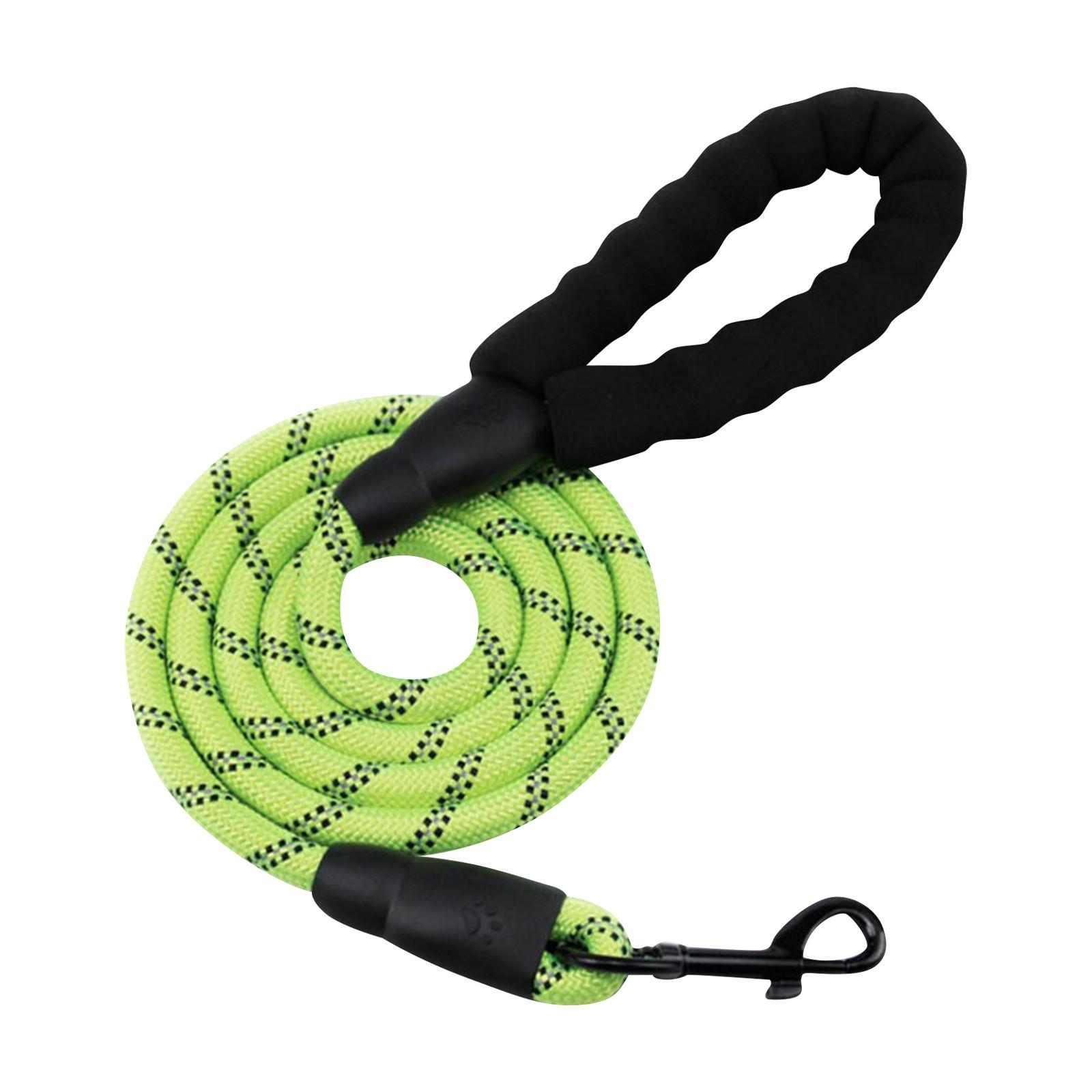 Прочный поводок для собаки с удобной мягкой ручкой и светоотражающими нитями One Size зелёный
Прочный поводок для собаки с удобной мягкой ручкой и светоотражающими нитями One Size зелёный