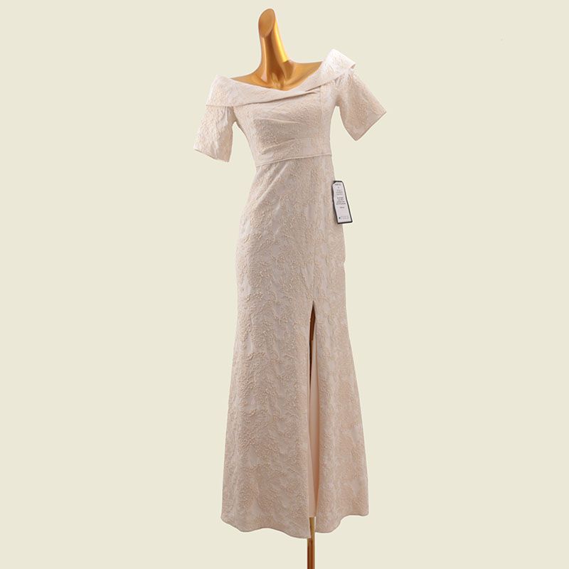 Light Luxury High-End off-Neck Temperament Long dress Foreign Trade Original Order Slim fit High Slit High end Evening dress Light beige 8
Light Luxury High-End off-Neck Temperament Long dress Foreign Trade Original Order Slim fit High Slit High end Evening dress Light beige 8