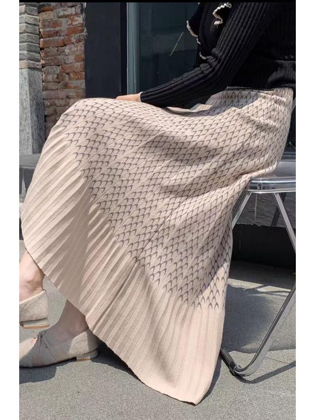 A-line High Waist Wool Midi Skirt for Women - Autumn/Winter 2025 Collection One Size абрикосовий
A-line High Waist Wool Midi Skirt for Women - Autumn/Winter 2025 Collection One Size абрикосовий