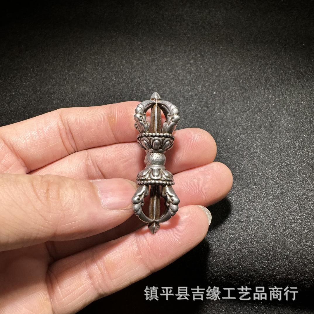 Five-Pronged Tibetan Style Collectible Antique Imitation Vintage Ordinary Craft Vajra Iron
Five-Pronged Tibetan Style Collectible Antique Imitation Vintage Ordinary Craft Vajra Iron