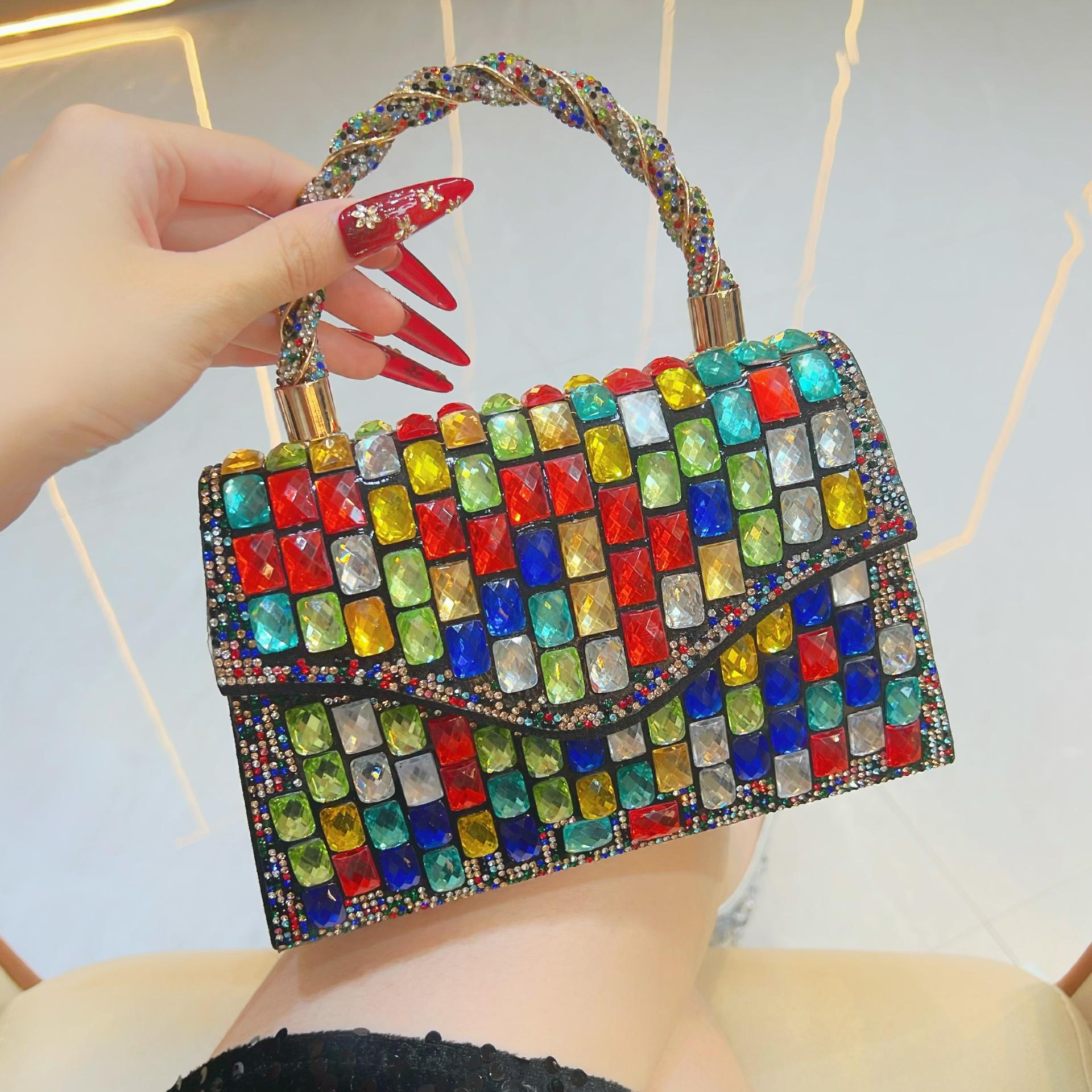 New large-capacity women s bag full of diamonds handbag bag versatile dinner bag high-end fashion party handbag разноцветный
New large-capacity women s bag full of diamonds handbag bag versatile dinner bag high-end fashion party handbag разноцветный
