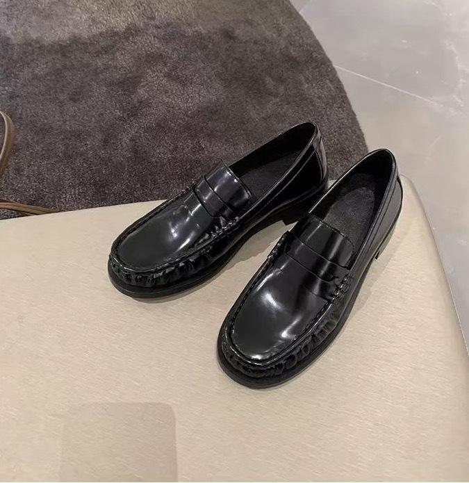 Rear zipper short boots versatile retro small square head thick heel ankle boots 2025 autumn and winter new Korean version single boots thin boots w 40 чорний
Rear zipper short boots versatile retro small square head thick heel ankle boots 2025 autumn and winter new Korean version single boots thin boots w 40 чорний