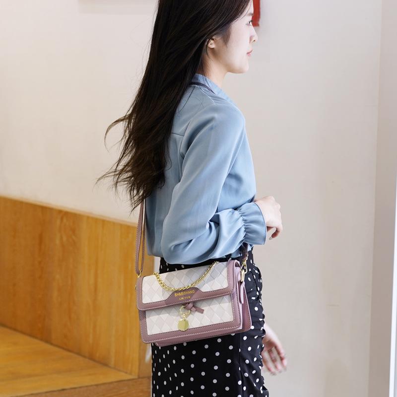 Bags Women s messenger bags Versatile 2025 New fashion shoulder small square bags Women s bags Premium sense small satchel tide чорний
Bags Women s messenger bags Versatile 2025 New fashion shoulder small square bags Women s bags Premium sense small satchel tide чорний