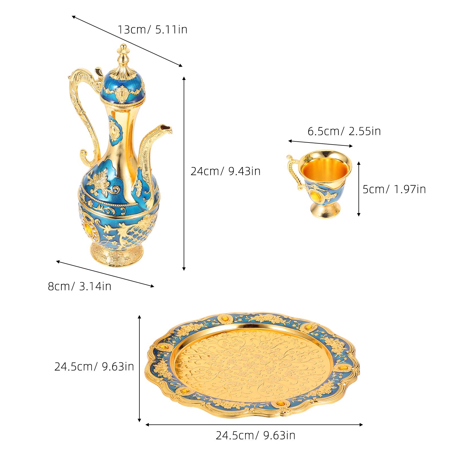 1Set Vintage Embossed Metal Wine Goblet Set Palace Style Decanter Tray Retro Drinking Cups for Wedding Party Celebration
1Set Vintage Embossed Metal Wine Goblet Set Palace Style Decanter Tray Retro Drinking Cups for Wedding Party Celebration