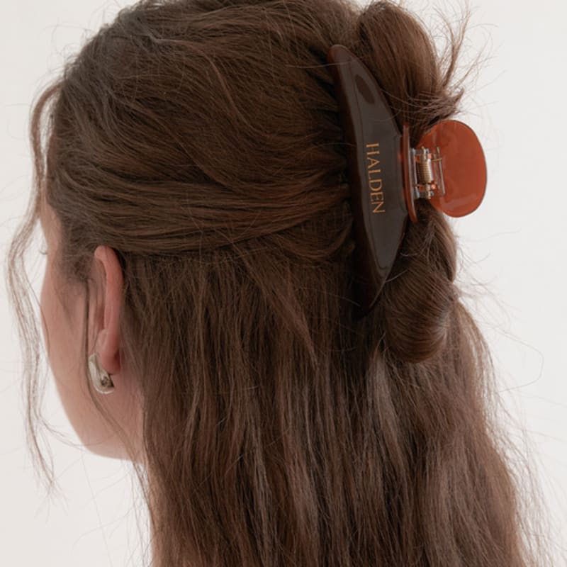 halden classic hair claw clip (H027_brown) brown
halden classic hair claw clip (H027_brown) brown