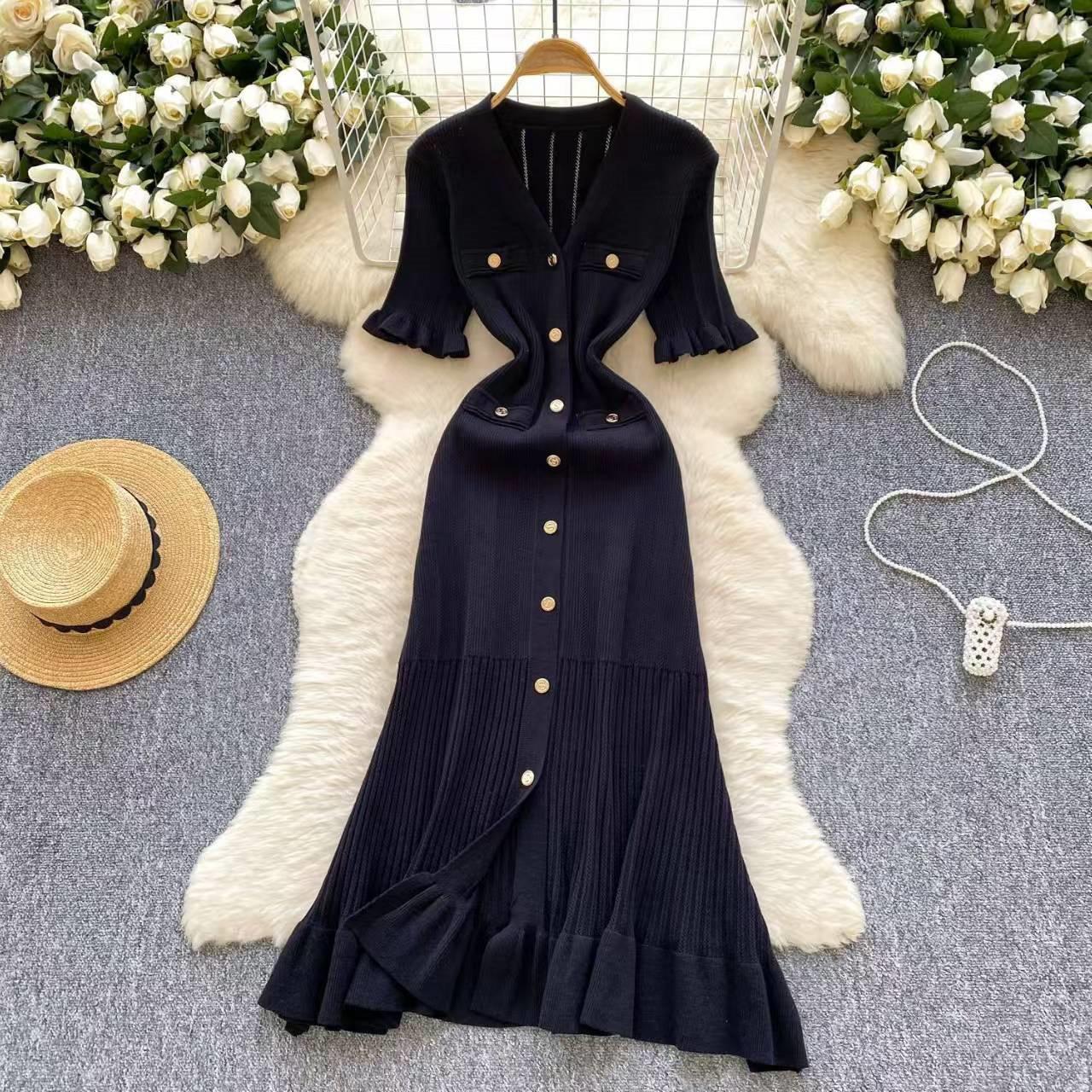 European French V-Neck Short Sleeve Women s Knit Dress with Cinched Waist and Wide Hem. M чорний
European French V-Neck Short Sleeve Women s Knit Dress with Cinched Waist and Wide Hem. M чорний