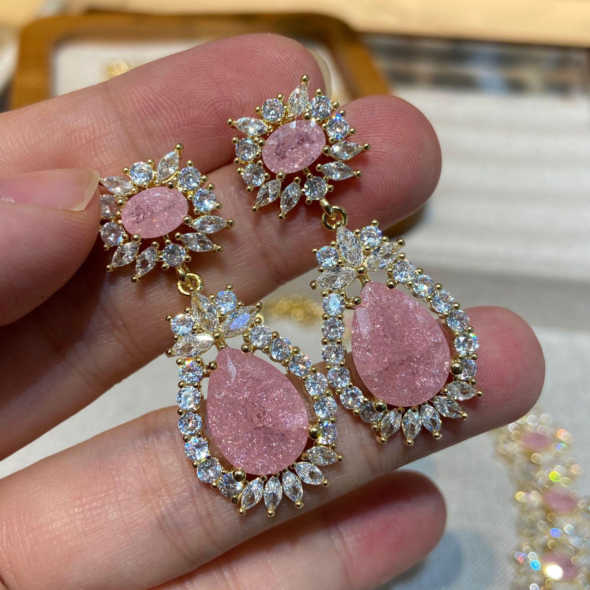 Candy Shape Full Of Zircon Celebrity Temperament High Sense Heavy Industry Light Luxury Women S Necklace Set
Candy Shape Full Of Zircon Celebrity Temperament High Sense Heavy Industry Light Luxury Women S Necklace Set