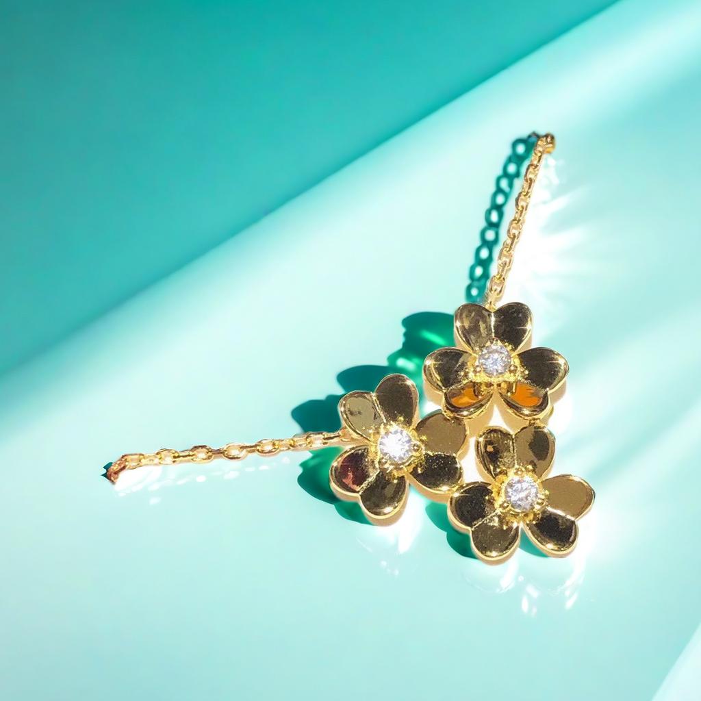 Ожерелье из трех цветов, браслет с одним цветком, модный универсальный классический браслет Богиня 2024NEW
Ожерелье из трех цветов, браслет с одним цветком, модный универсальный классический браслет Богиня 2024NEW