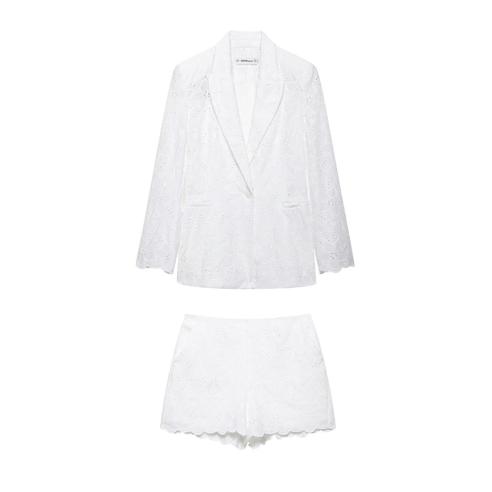 Spring 2025 European & American Women s Hollow Embroidery Suit - Jacket & Shorts Set Extra Small
Spring 2025 European & American Women s Hollow Embroidery Suit - Jacket & Shorts Set Extra Small
