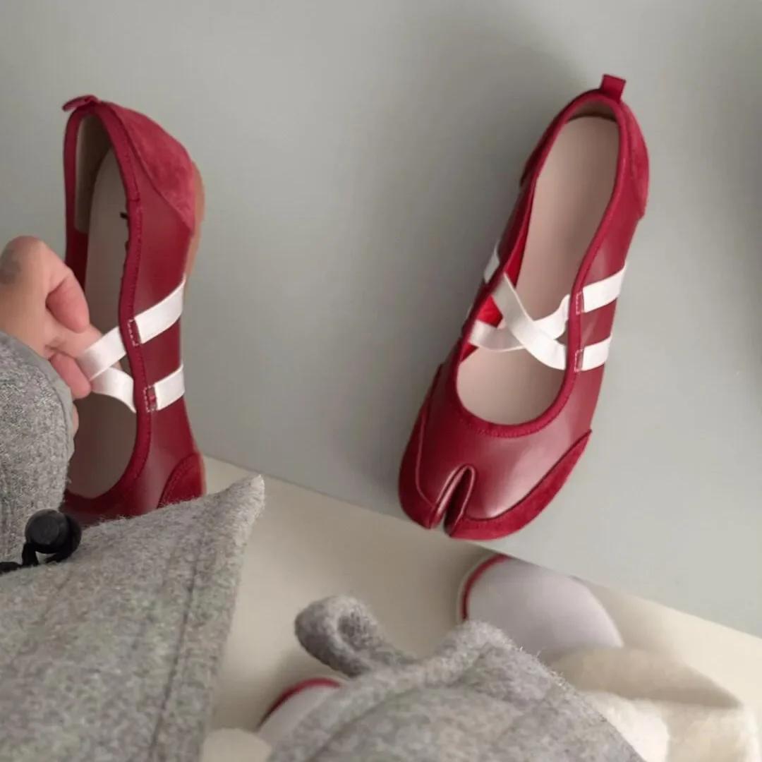 Модные черные серебристые красные балетки кроссовки женские с раздельным пальцем балерина таби для ходьбы кроссовки женские туфли Мэри Джейн обувь летняя 35 красный
Модные черные серебристые красные балетки кроссовки женские с раздельным пальцем балерина таби для ходьбы кроссовки женские туфли Мэри Джейн обувь летняя 35 красный